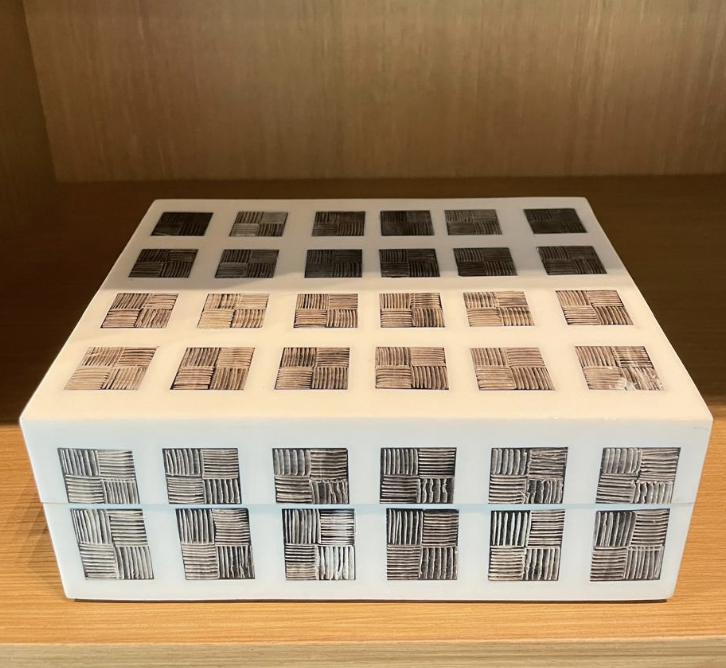 Caja Cuadro Blanco Negro Chico